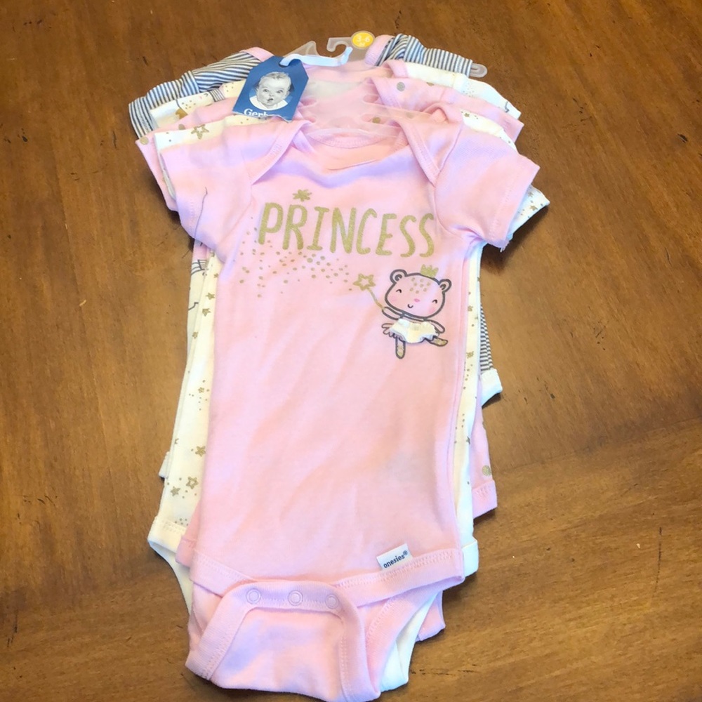 Gerber Onesie 5 Pack - Size 3-6 Months